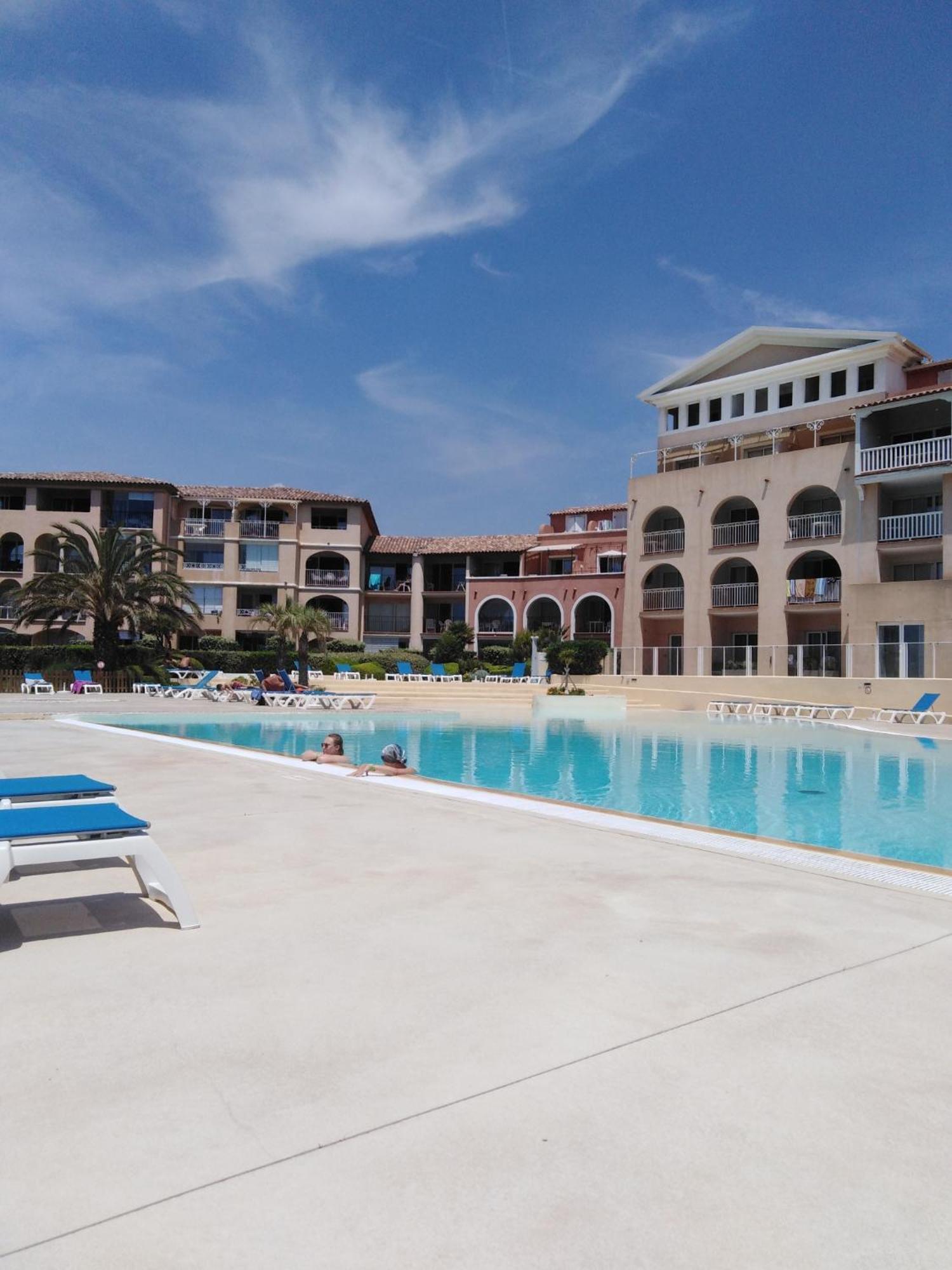 Appartement T2 Avec Piscine A 100 M De La Plage Six-Fours-les-Plages Buitenkant foto